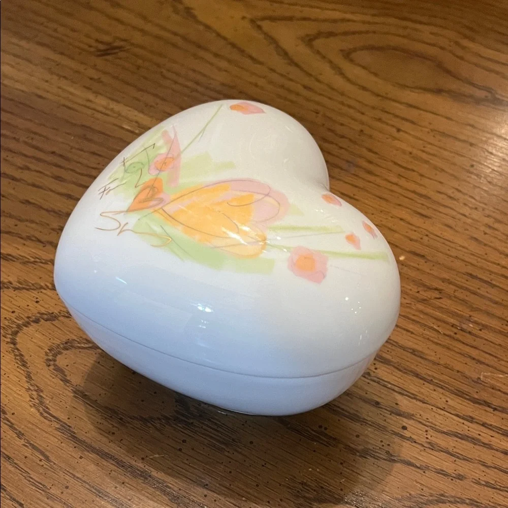 Rosenthal Heart-Shaped Floral Trinket‎ Box